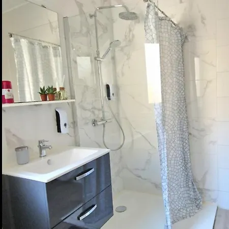 Vakantiehuis Proche Nausicaa, Gare & Remparts, Spacieuse Maison 3 Chambres, Cour Privee, Parking Gratuit & Adaptee Aux Velos *