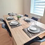 Дом отдыха Proche Nausicaa, Gare & Remparts, Spacieuse Maison 3 Chambres, Cour Privee, Parking Gratuit, Adaptee Aux Velos Булонь-сюр-Мер