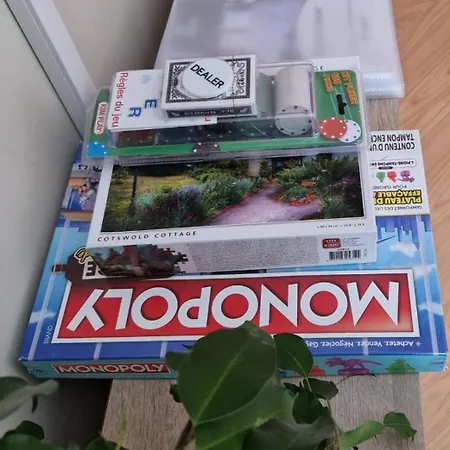 Prázdninový dům Proche Nausicaa, Gare & Remparts, Spacieuse Maison 3 Chambres, Cour Privee, Parking Gratuit & Adaptee Aux Velos